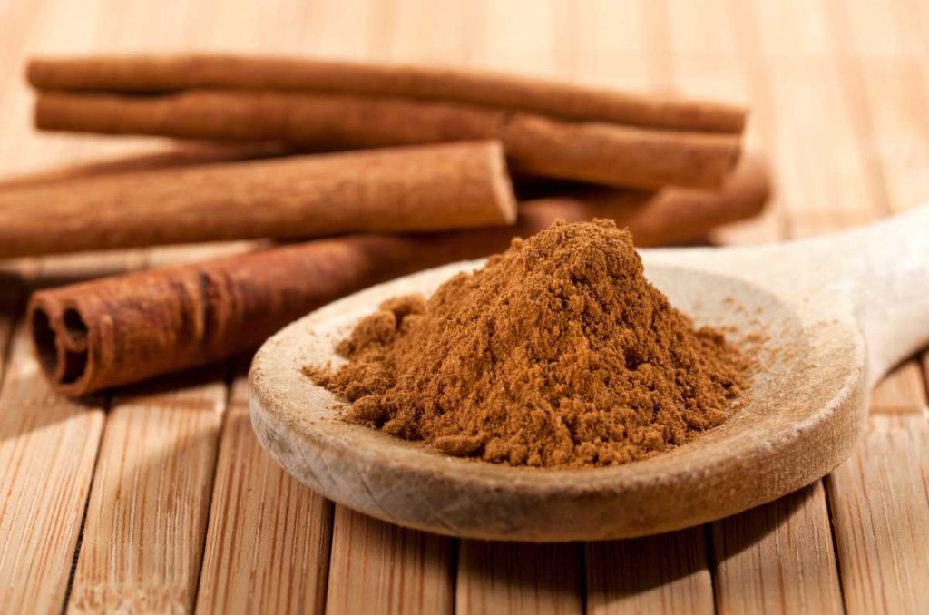 Cómo usar el té de canela para aclarar el cabello y fortalecerlo 2