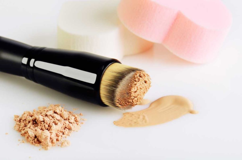 Cómo elegir tu base de maquillaje si estás comprando en línea 1