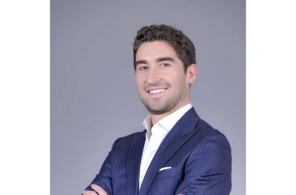 Él es el adinerado empresario con el que estaría saliendo Belinda 1