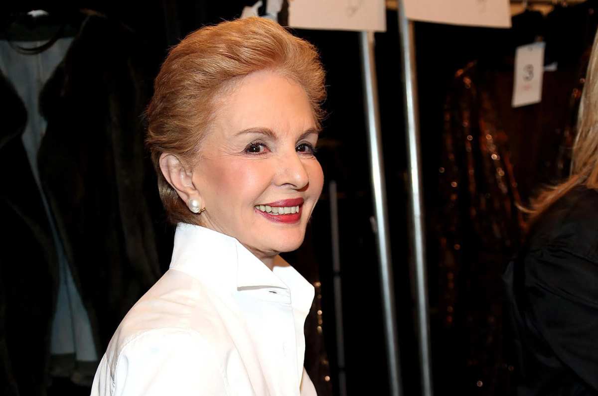 Tonos de labiales que más le favorecen a las mujeres de 40+ según Carolina Herrera