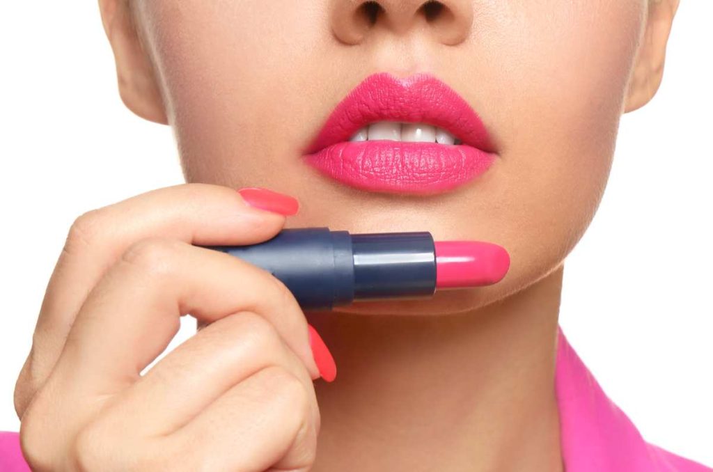 Tonos de labiales que más le favorecen a las mujeres de 40+ según Carolina Herrera 3