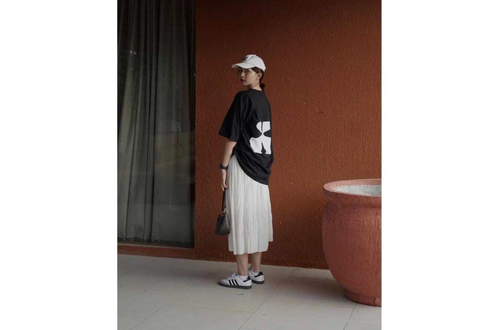 7 outfits cómodos pero arreglados con playeras oversize 2