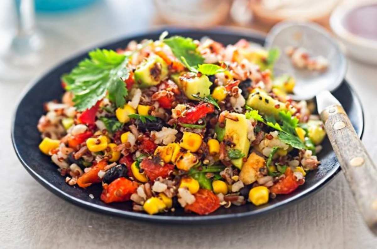 Ensalada mexicana con frijoles negros