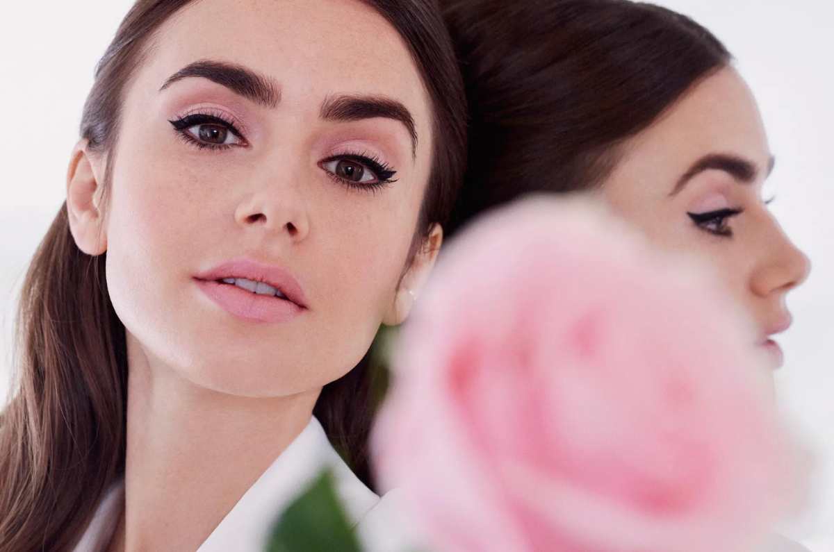Esta es la rutina de skincare que hace Lily Collins para lucir una piel glowy