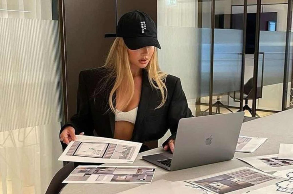 Hábitos de las mujeres que siempre tienen dinero (que debes de copiar) 3