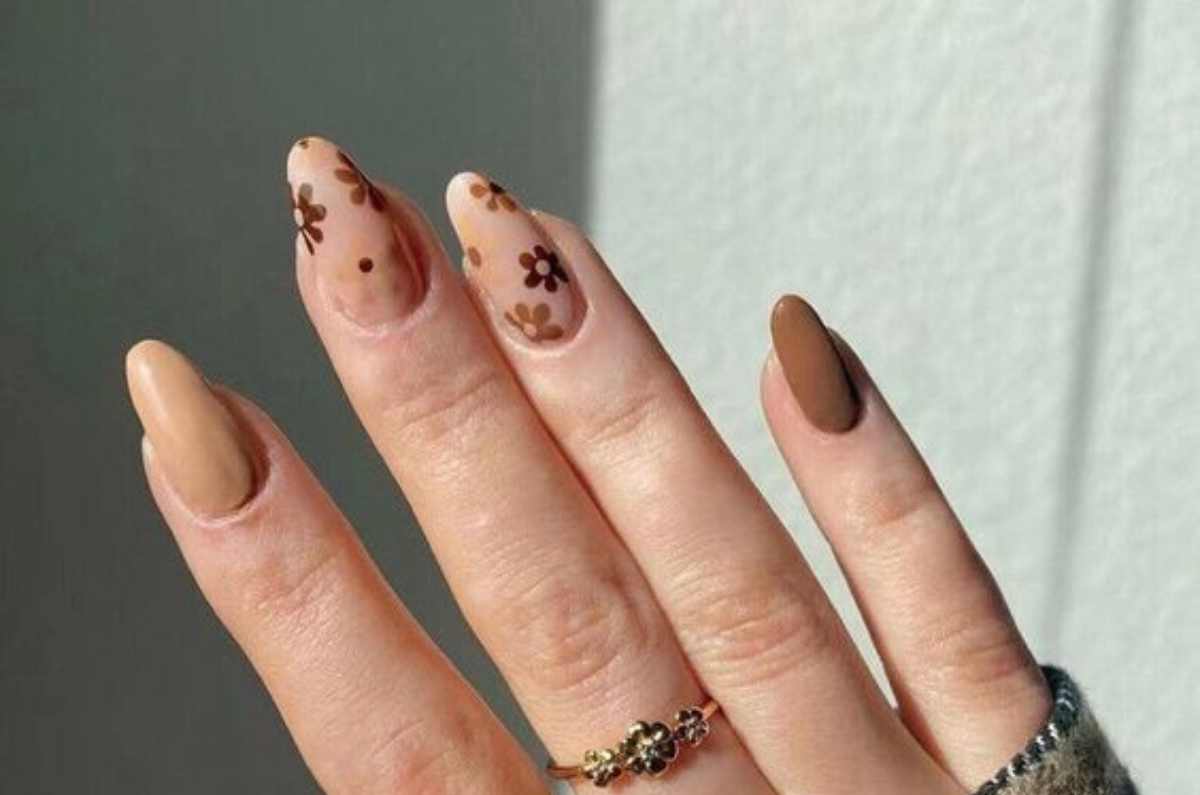 Diseños de uñas otoñales elegantes para lucir este 2024