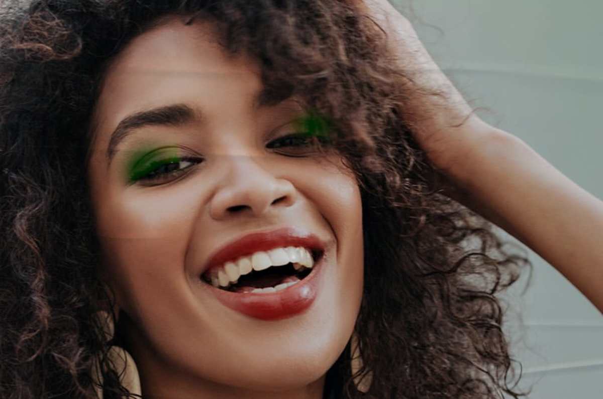Celebra el color y la tradición: la elegancia de las Catrinas