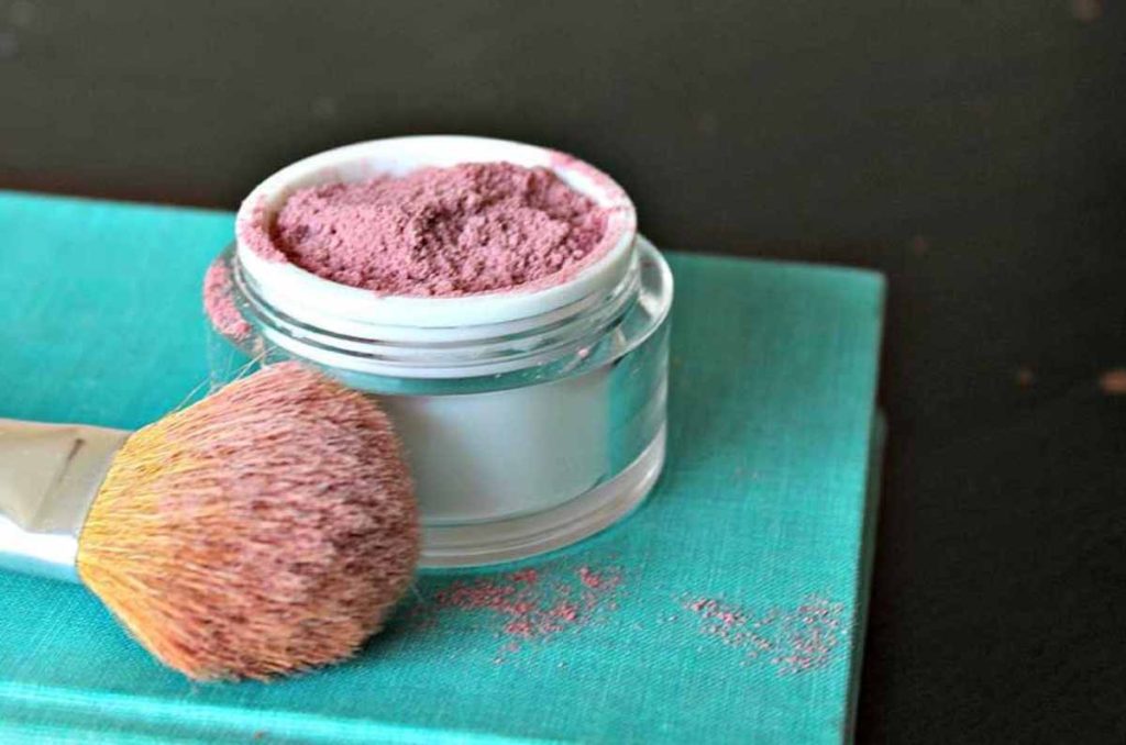Cómo hacer tu propio blush casero y natural usando betabel 2
