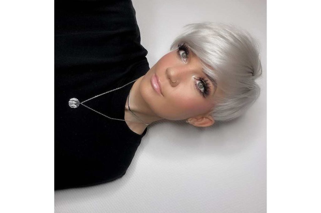Los mejores estilos de corte de cabello para lucir tintes rubios 3