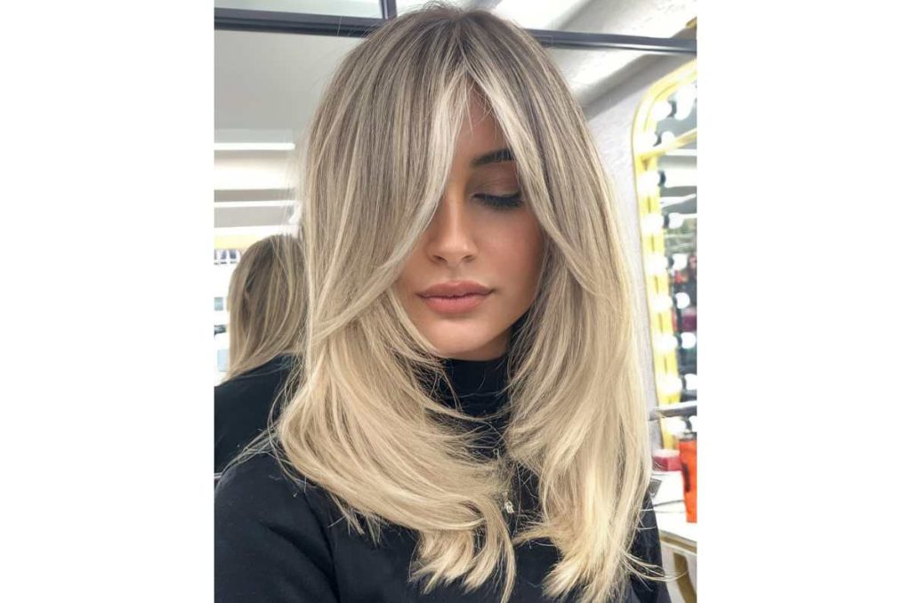 Los mejores estilos de corte de cabello para lucir tintes rubios 1