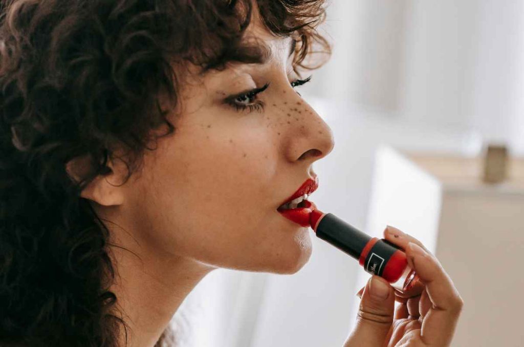 Este es el tono de labial que combina con cualquier smokey eye 2
