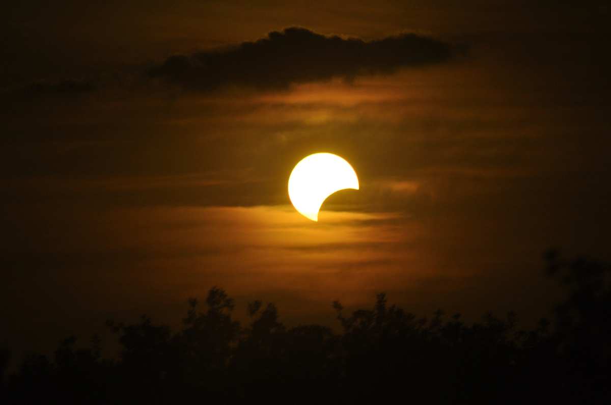 Rituales de cumpleaños en temporada de eclipses: cómo aprovechar la energía cósmica para un año transformador