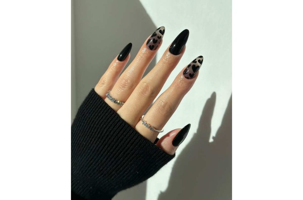 Uñas negras transparentes: la forma más linda de llevar el negro 0