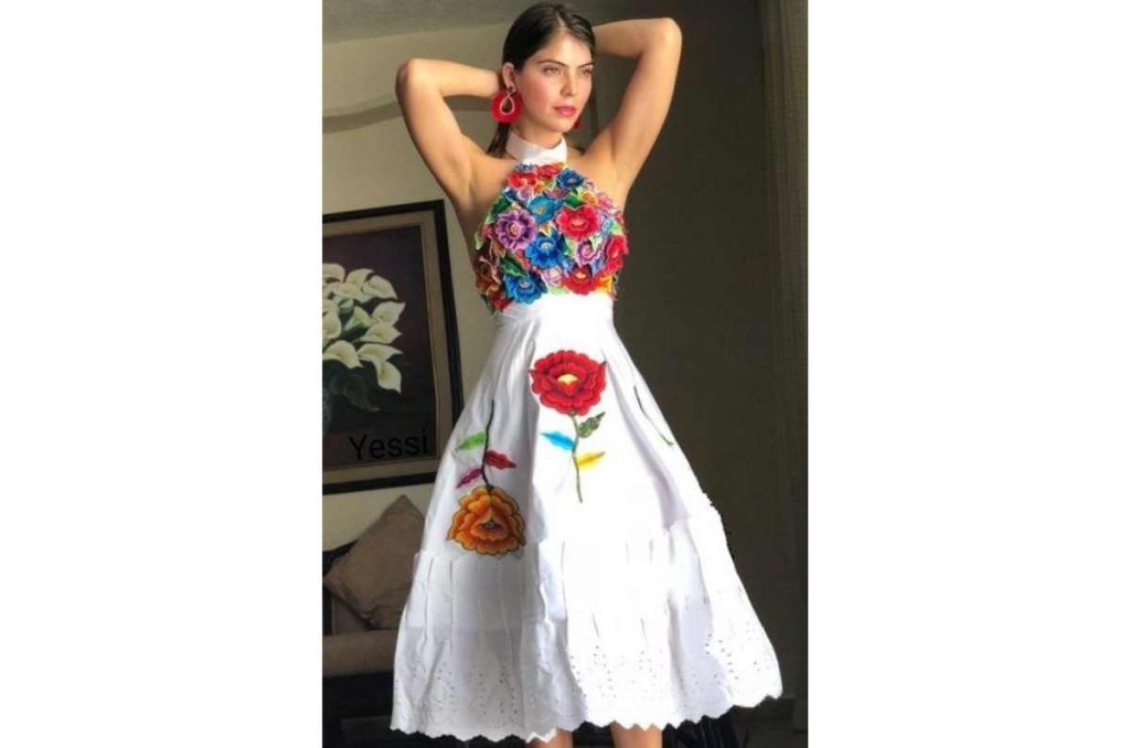 10 outfits que puedes usar con vestidos mexicanos para celebrar el 15 de septiembre 3
