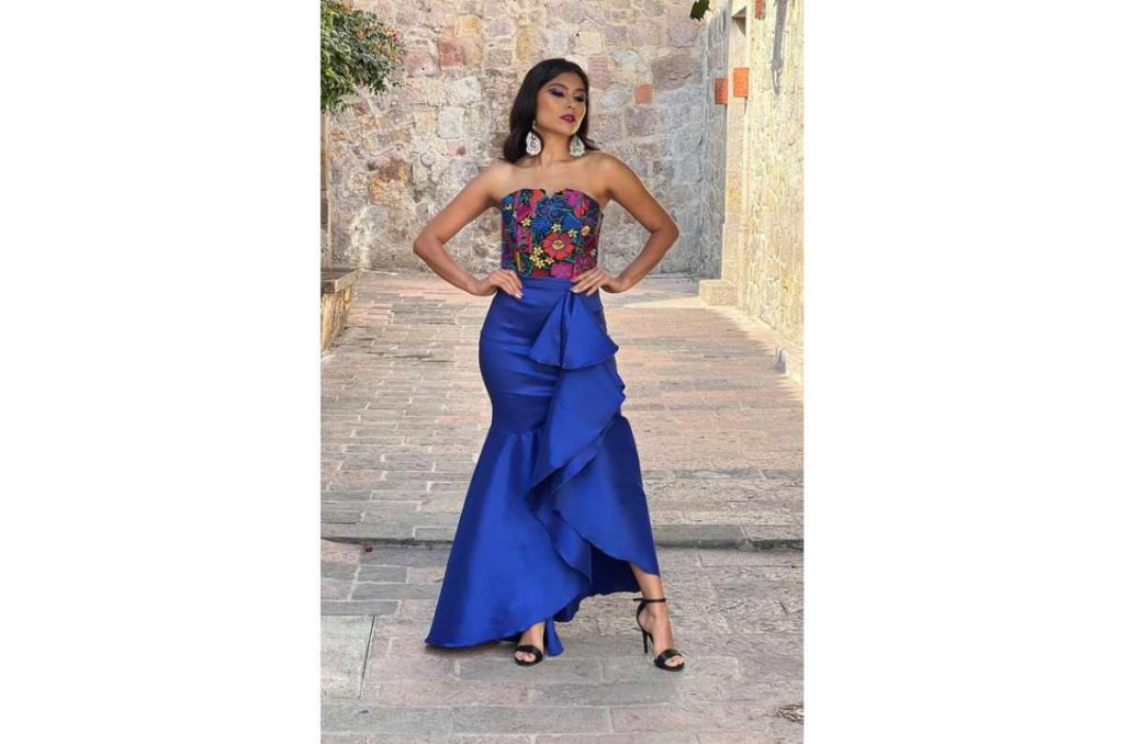 10 outfits que puedes usar con vestidos mexicanos para celebrar el 15 de septiembre 9