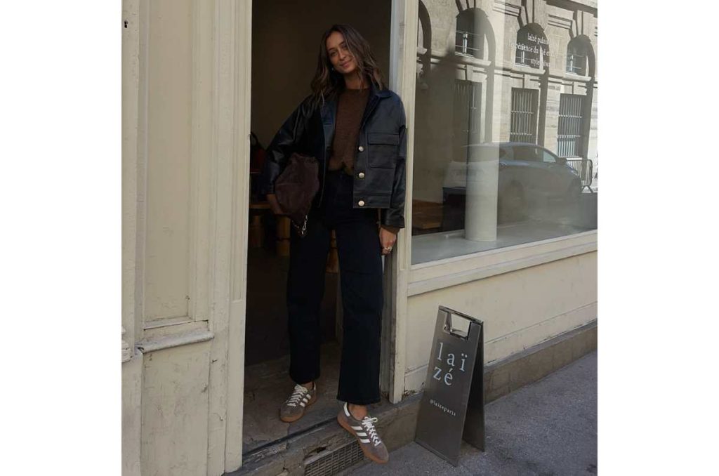 Looks con tenis y pantalón negro