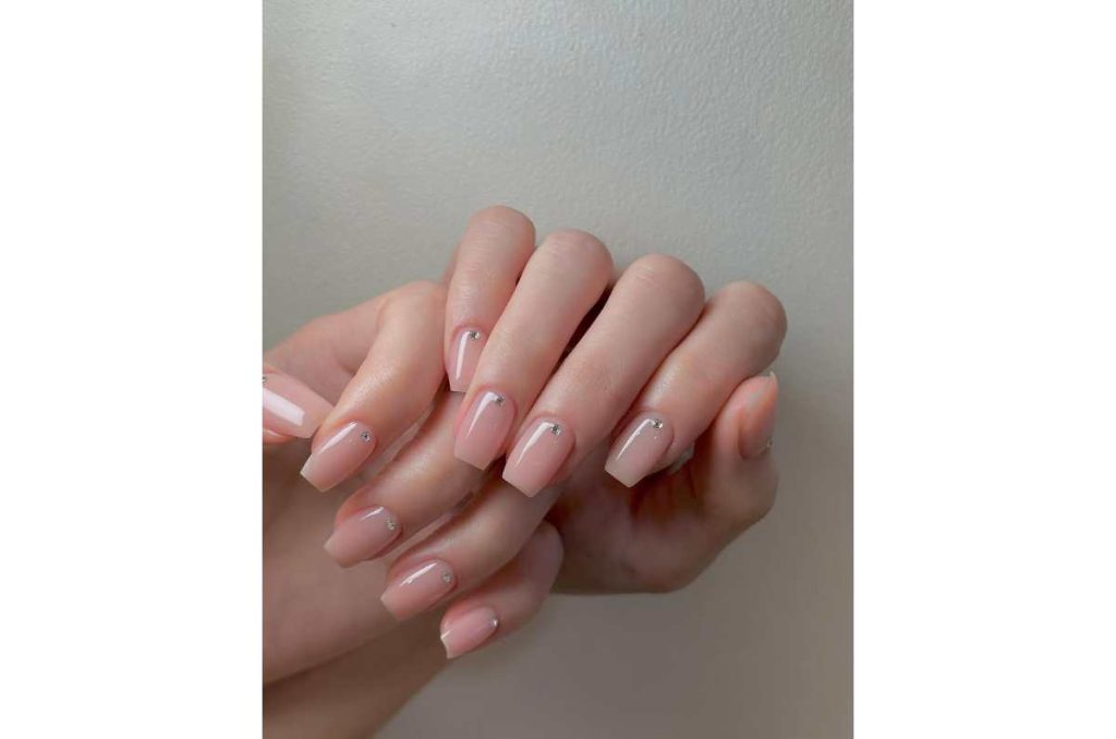 Nail art en tonos nude: los diseños de uñas más creativos y elegantes 1