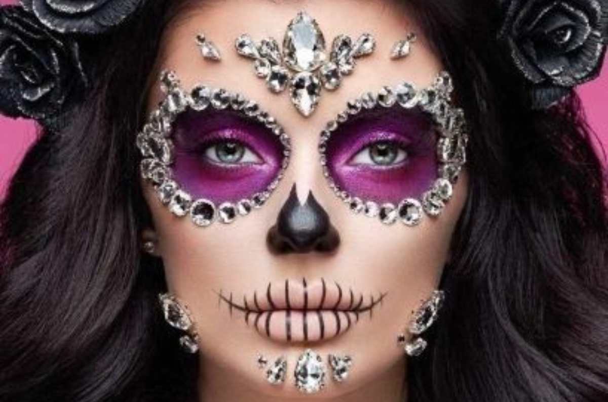 Maquillajes de Catrina con piedritas fáciles de hacer