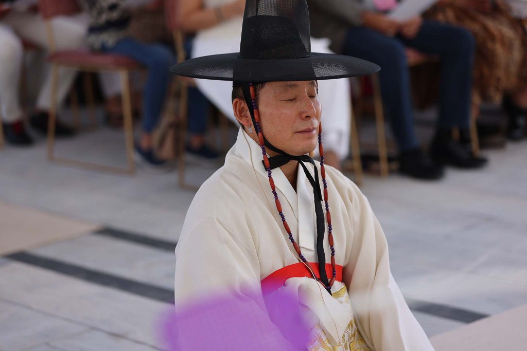 Conoce el Método Sun Kyeong para tu bienestar integral y únete a la"
Experiencia de Sanación y Conexión"