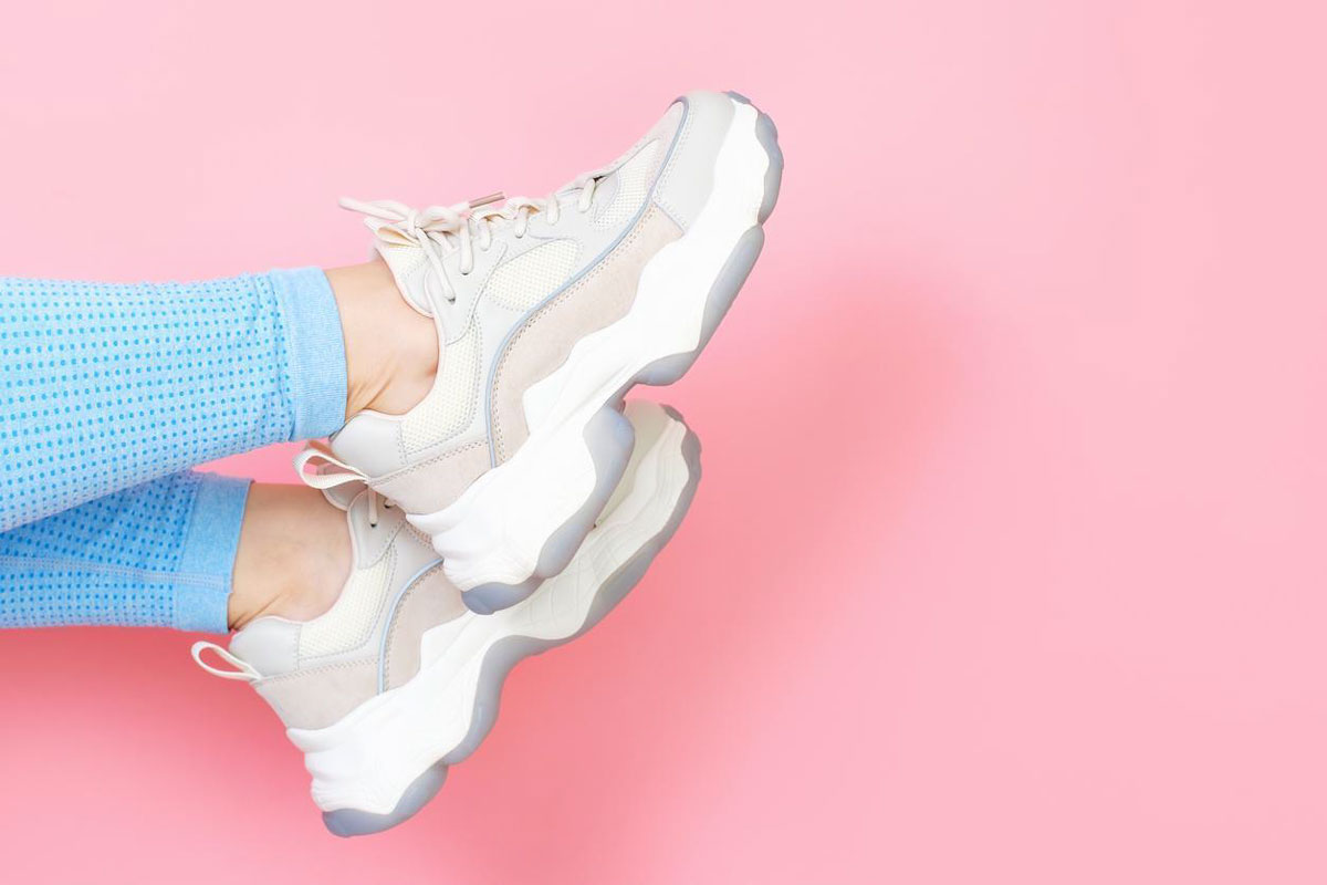 Tenis blancos deportivos para mujer: la combinación perfecta de estilo y comodidad