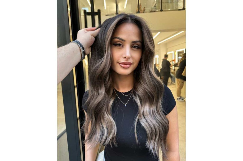 Moonlight: la nueva forma de balayage ideal para castañas 0