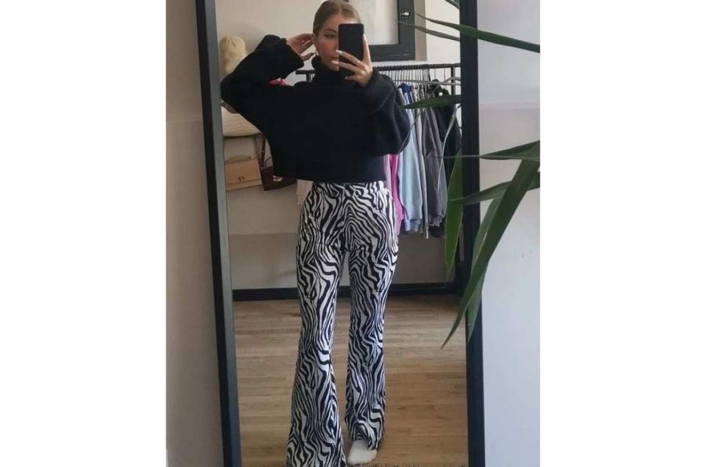 5 colores y estampados que combinan mejor con los pantalones acampanados 5