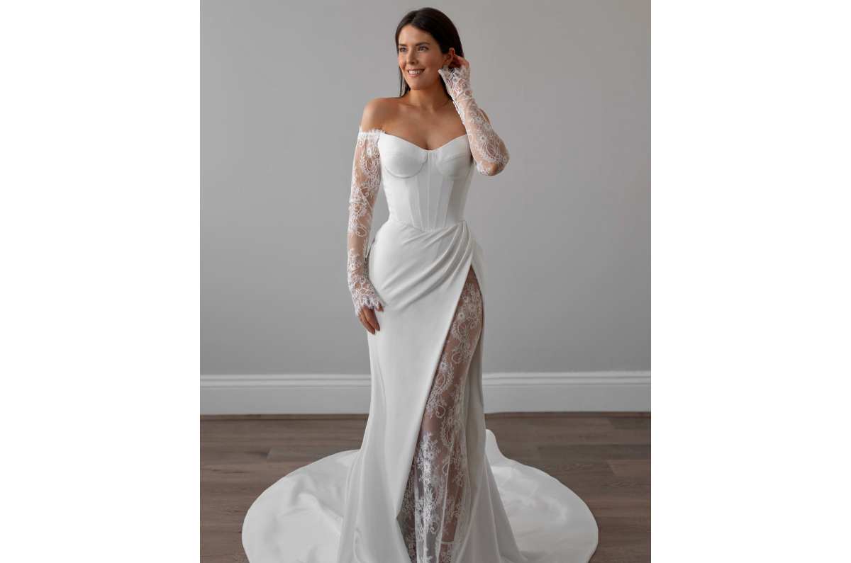 5. Vestido de encaje con transparencias