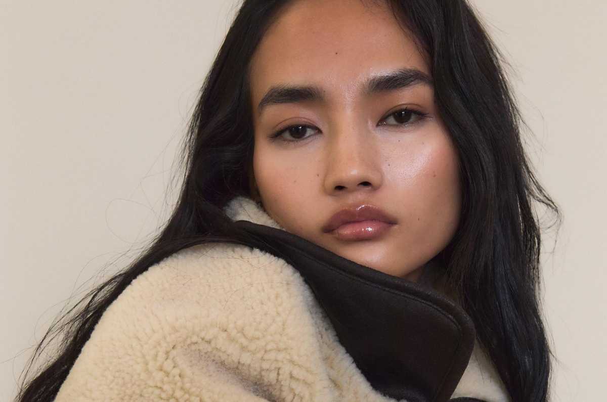 El abrigo de Stradivarius más popular en redes: la tendencia de borrega que necesitas este invierno 