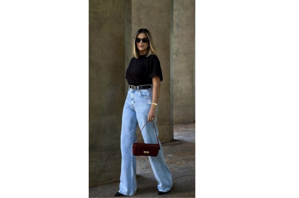 Qué blusas usar con mom jeans si tienes 40+ 2