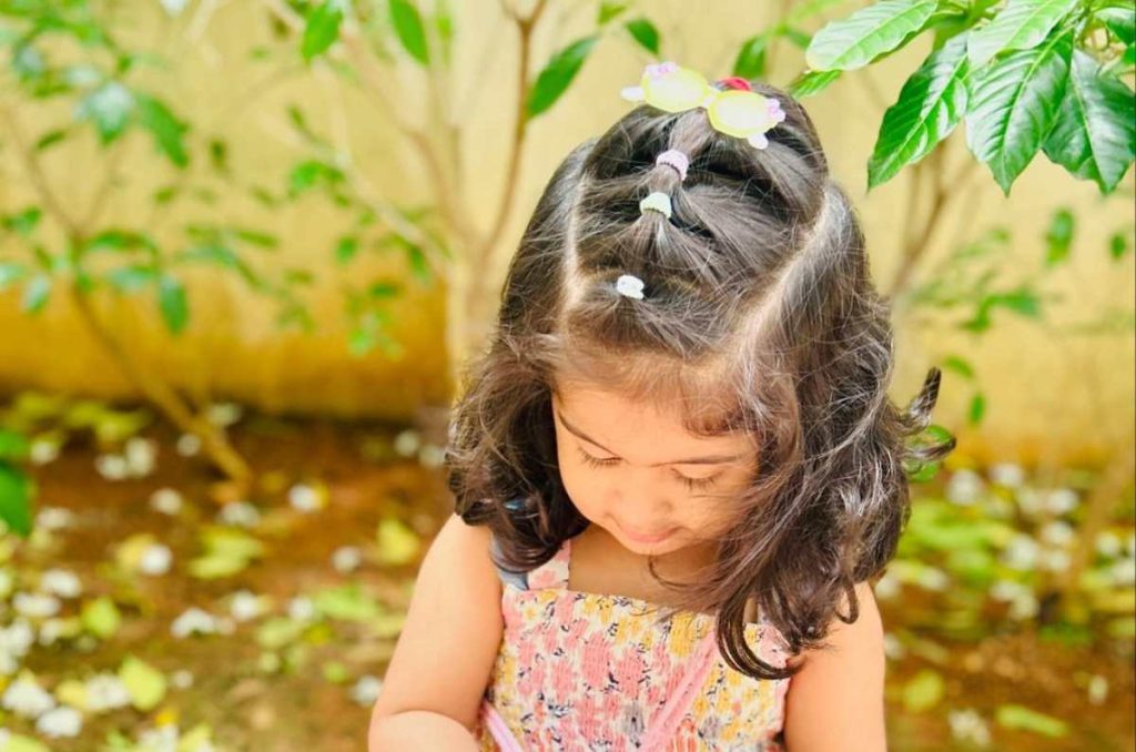 Trucos y tips para hacer que el peinado de tu hija dure todo el día  1