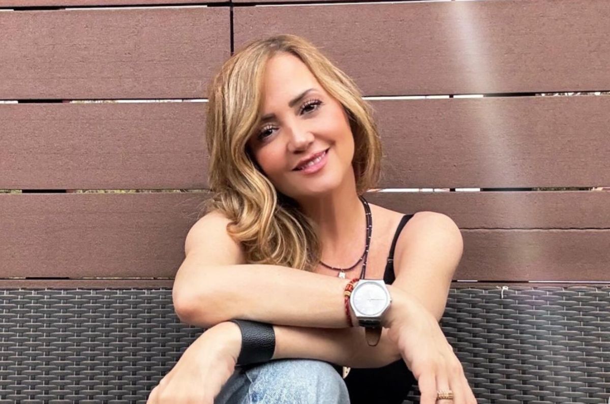 Andrea Legarreta muestra cómo lucir maxi escote si tienes 50+