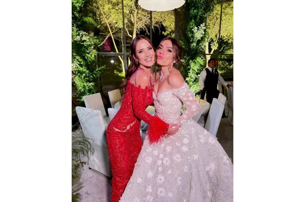 Con un valor de más de medio millón de pesos, así fue el exclusivo y lujoso vestido de novia de Sofía Castro 0
