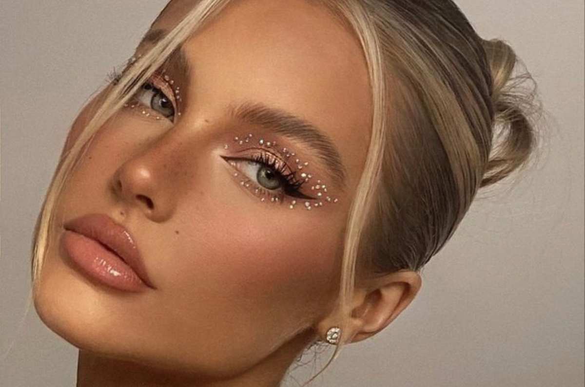 3 formas de usar glitter en tu maquillaje para fiestas decembrinas