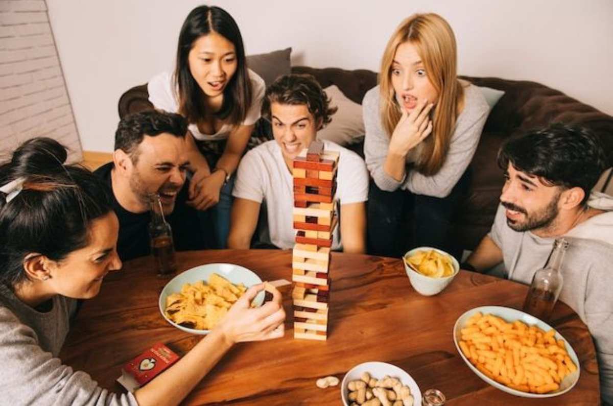 5 juegos MÁS DIVERTIDOS para reuniones con amigos