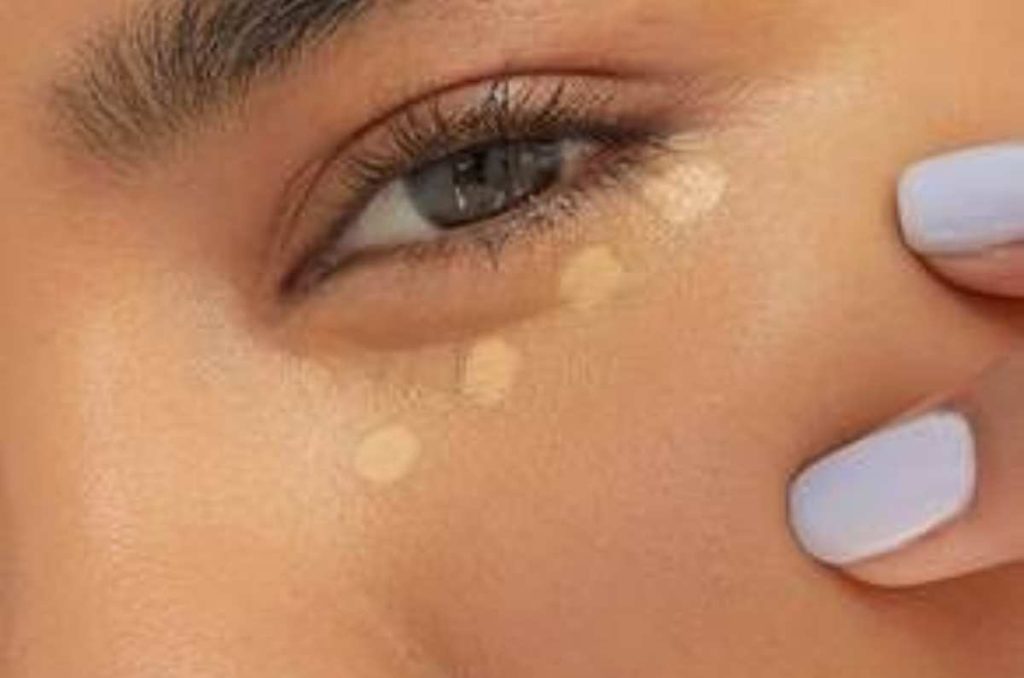 Corrector de ojeras amarillo
