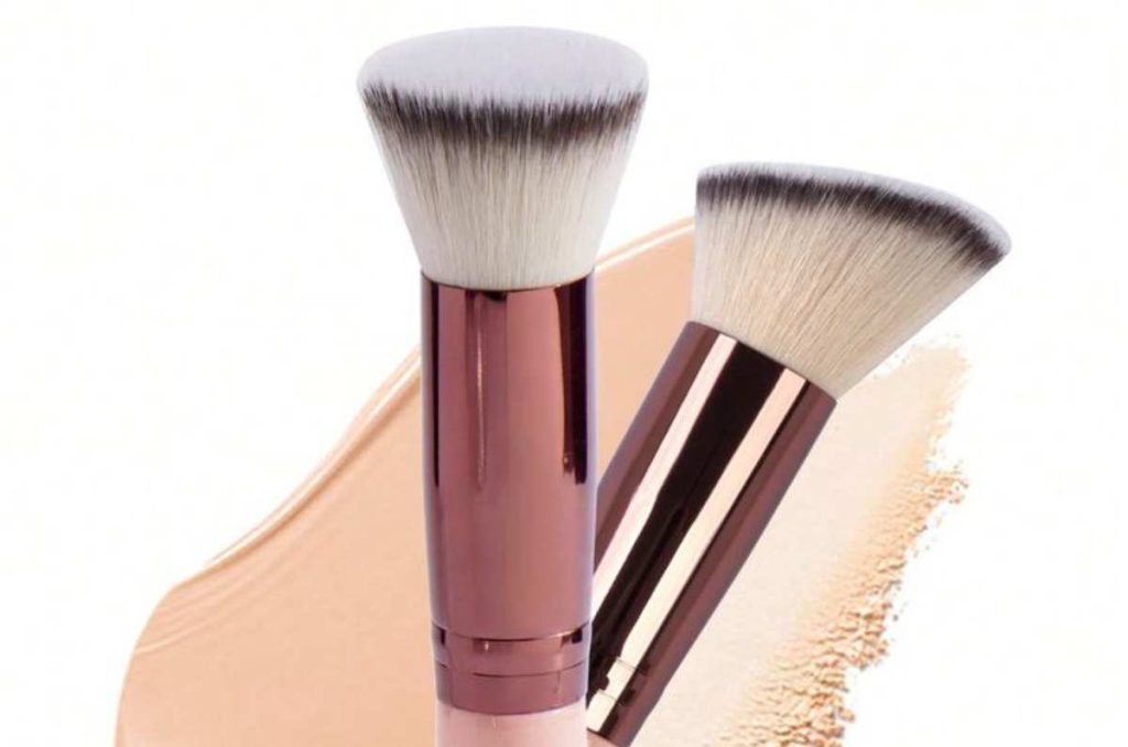 Brochas de maquillaje estilo mofeta, para qué sirve 
