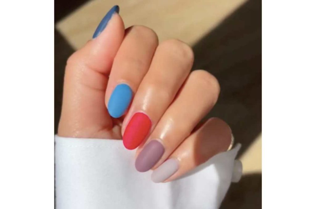 10 diseños de uñas elegantes y sencillas para iniciar el año 9