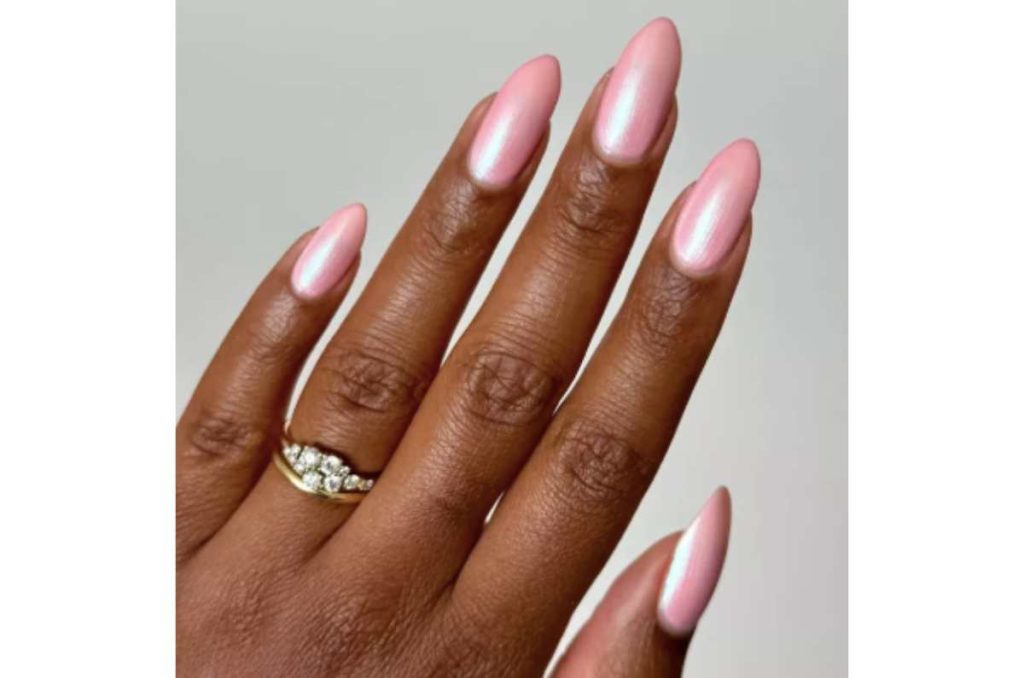 10 diseños de uñas elegantes y sencillas para iniciar el año 6