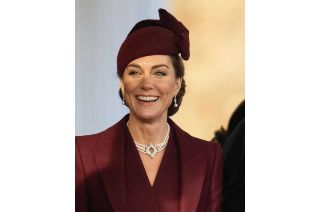 Kate Middleton reaparece tras su enfermedad y luce el mejor look de la temporada 1