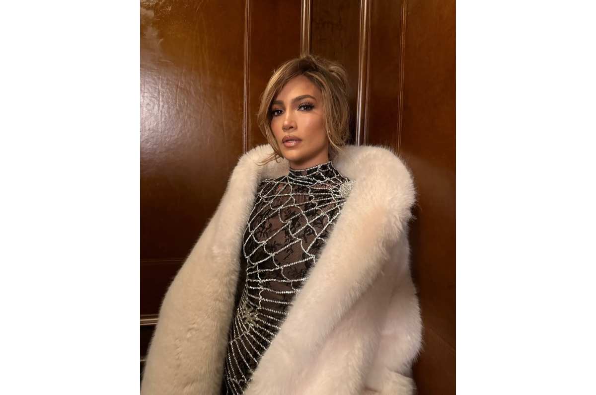 Instagram @jlo
