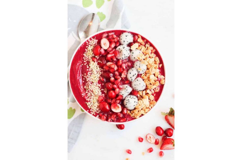 Alimentación saludable con bowls acaí de frutos rojos