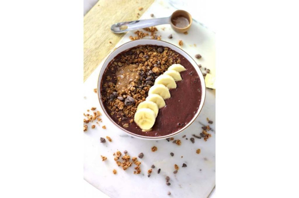 Alimentación saludable con bowls acaí de chocolate