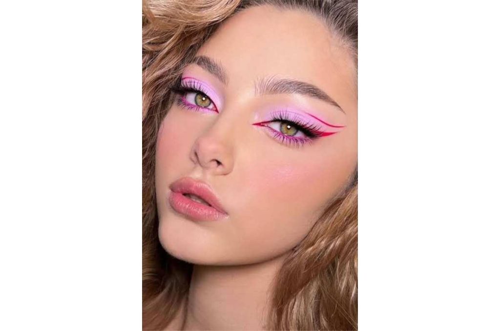 Belleza, maquillajes con delineador rosa para este 14 de febrero