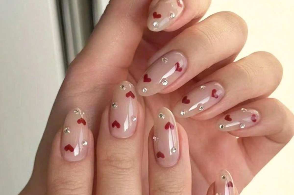 6 diseños de uñas con corazones HERMOSAS para San Valentín
