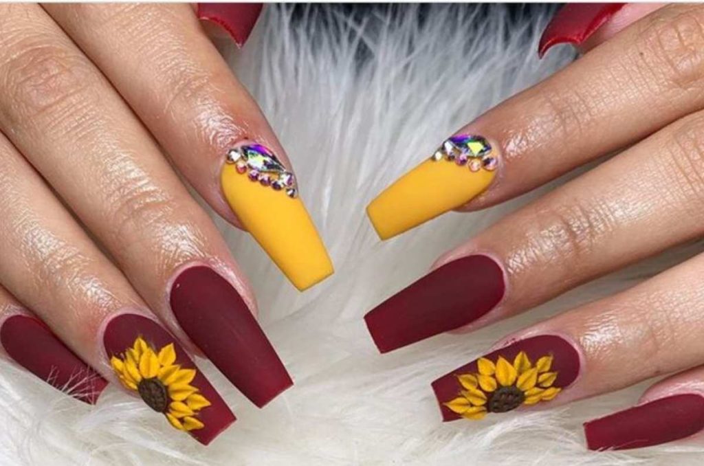 Belleza: Ideas de uñas de San Valentín con girasoles 3D