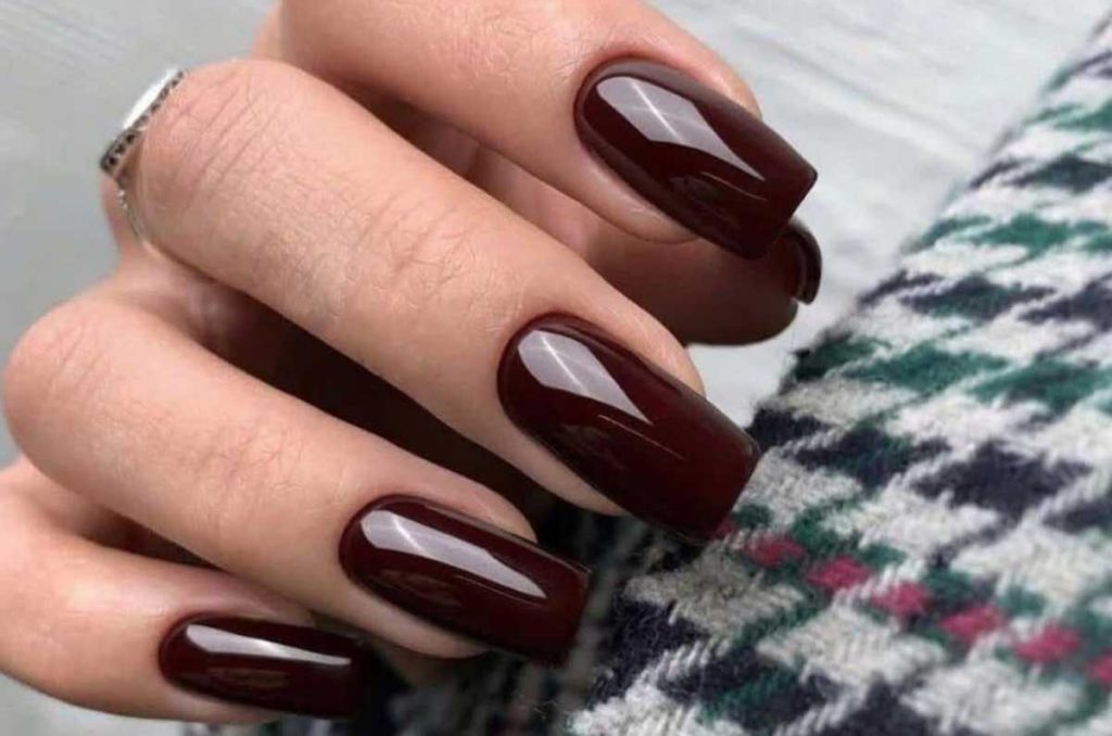 Diseños de uñas cherry chocolate