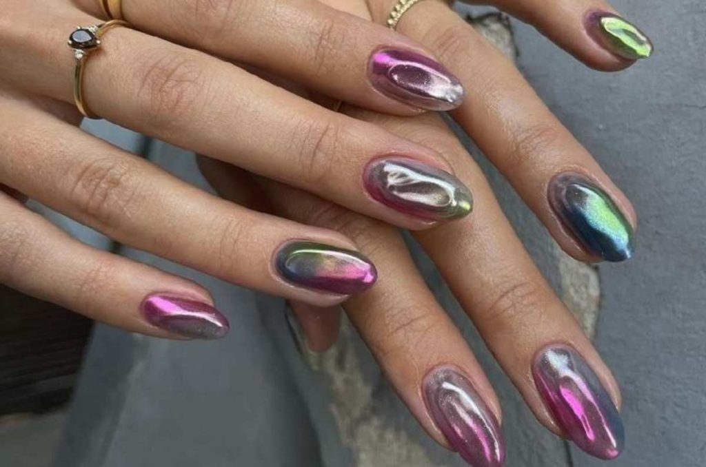 Diseños de uñas acrílicas funky