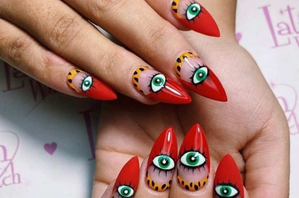 Diseños de uñas acrílicas funky