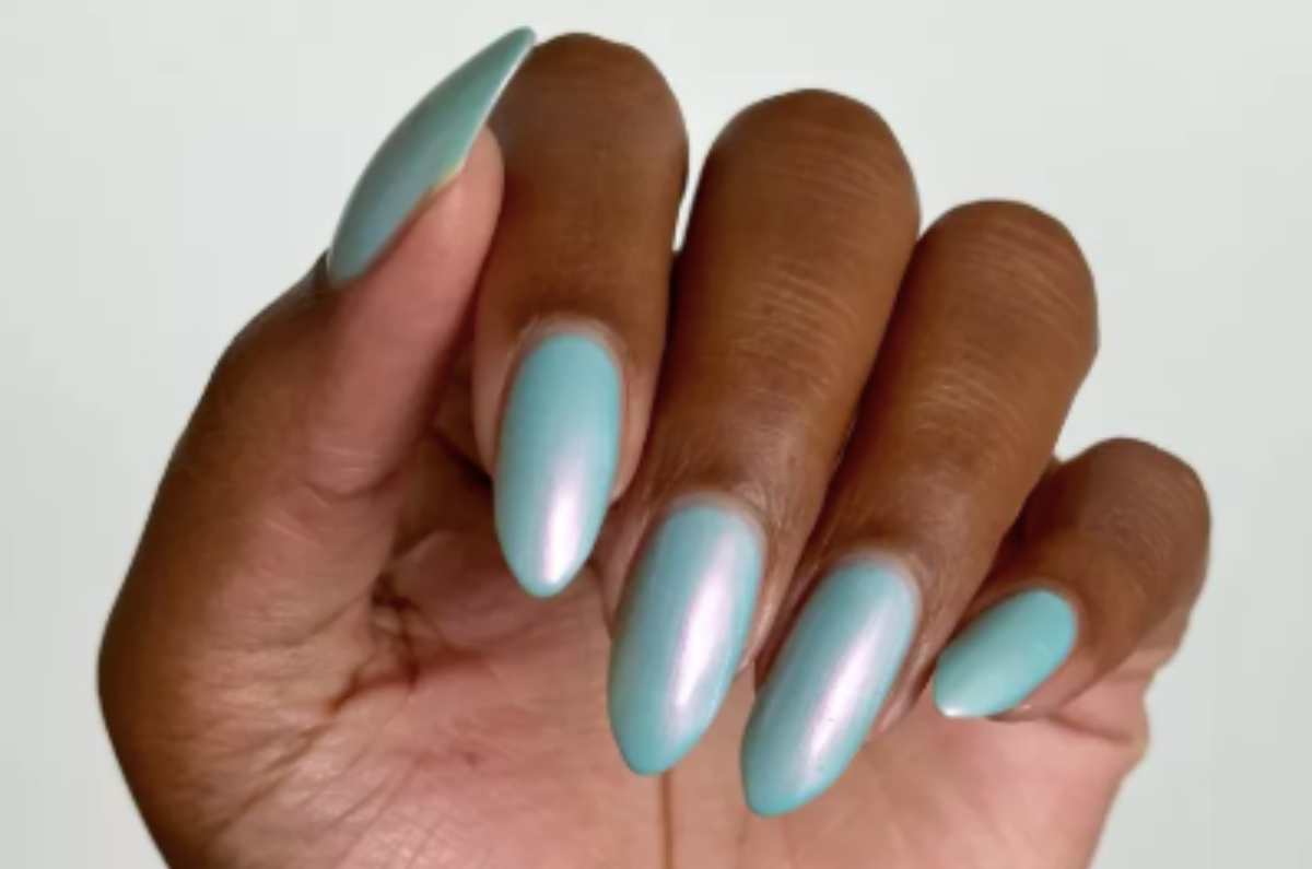 10 diseños de uñas almendra perfectos para lucir este enero