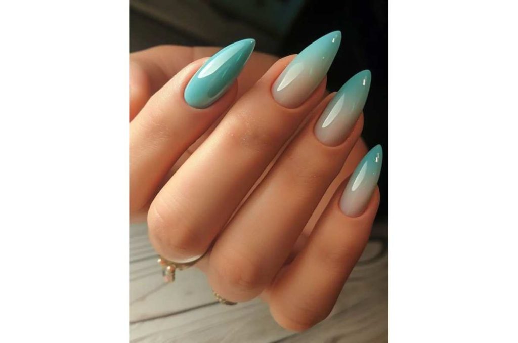 Diseños de uñas elegantes en Tiffany Blue